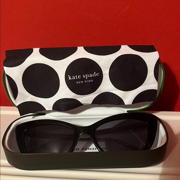 Kate Spade Black Sunglasses with Polka Dot Case - Picture 1 of 6
